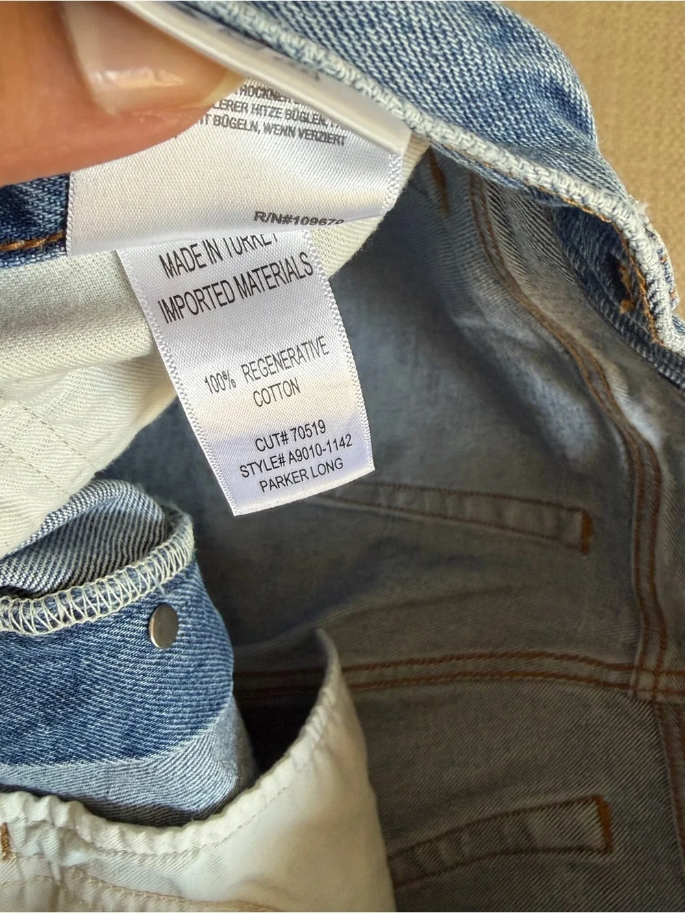 AGOLDE Parker Long Vintage Loose Shorts in Skywave - Size 30